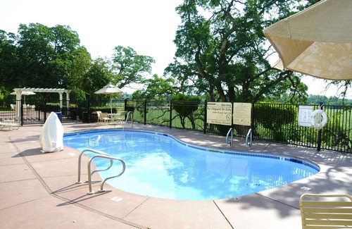 Red Bluff Hotel | Guest Rated Hampton Inn & Suites Red Bluff - Family Friendly Stay