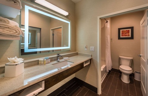 Northwest Reno Hotel | Elegant Hampton Inn & Suites Reno West: Rated 9.2/10!