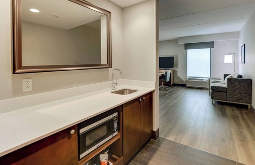 Rome Hotel | Discover the Comfort of Hampton Inn & Suites Rome