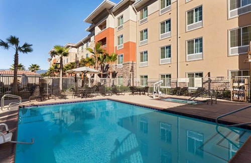 San Bernardino Hotel | Comfortable Stay at Hampton Inn & Suites San Bernardino