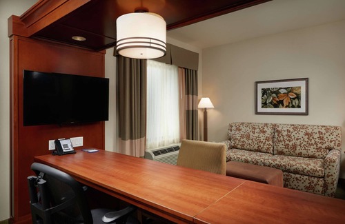 Southeast Salem Hotel | Guest Rated: 9.4 at Hampton Inn & Suites Salem, OR