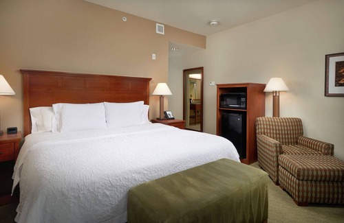 Southeast Salem Hotel | Guest Rated: 9.4 at Hampton Inn & Suites Salem, OR