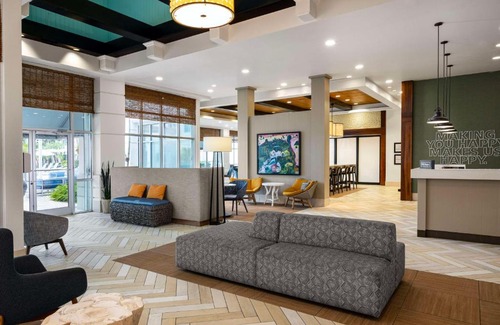 Isla Verde Hotel | Experience Hampton Inn & Suites San Juan with Ocean Views