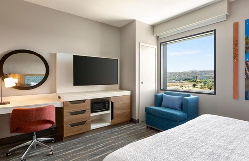 East San Mateo Hotel | Top-Rated Hampton Inn & Suites Near San Francisco Airport
