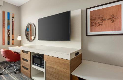 East San Mateo Hotel | Top-Rated Hampton Inn & Suites Near San Francisco Airport