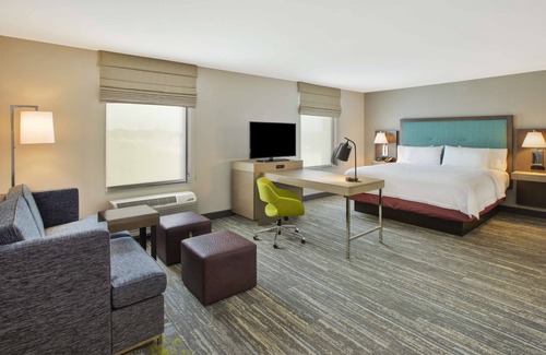Sioux Falls Hotel | Top-Rated Hampton Inn & Suites in Sioux Falls with Pool