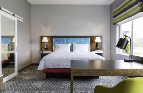 Somerset Hotel | Family-Friendly Haven: Hampton Inn & Suites Somerset