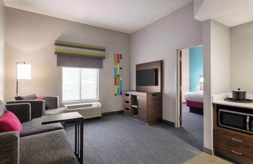 Springfield Hotel | Explore Hampton Inn & Suites Springfield, MO: Top Amenities Await