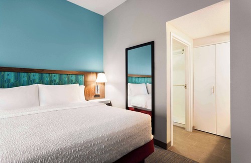 Springfield Hotel | Explore Hampton Inn & Suites Springfield, MO: Top Amenities Await