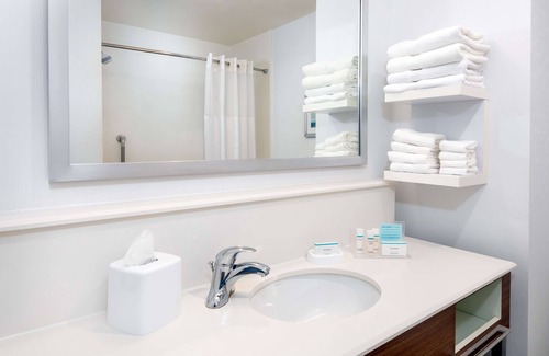 Tallahassee Hotel | Guest Rated 9.2: Hampton Inn & Suites Tallahassee Capitol