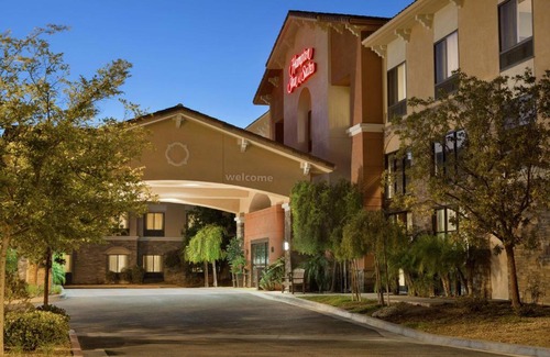 Newbury Park Hotel | Discover Hampton Inn & Suites Thousand Oaks: Pet-Friendly Retreat