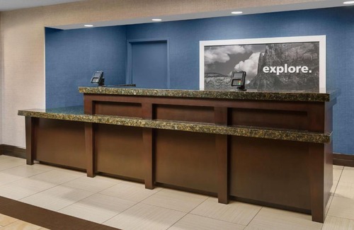 Newbury Park Hotel | Discover Hampton Inn & Suites Thousand Oaks: Pet-Friendly Retreat