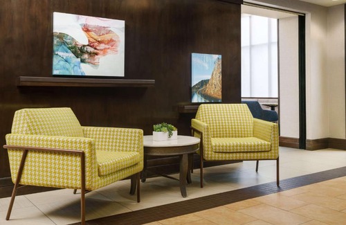 Newbury Park Hotel | Discover Hampton Inn & Suites Thousand Oaks: Pet-Friendly Retreat
