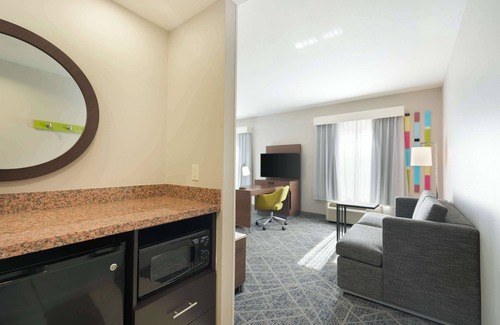 Tulsa Hotel | Inviting Hampton Inn & Suites Tulsa/Central with Pool & Spa