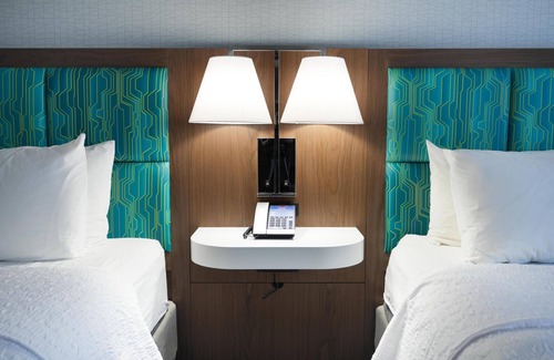 Tulsa Hotel | Discover Hampton Inn & Suites Tulsa with Pool and Spa