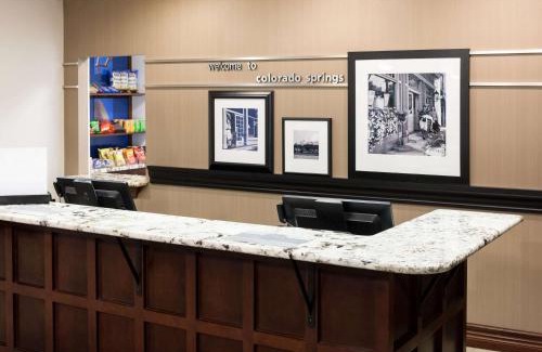 Southwest Colorado Springs Hotel | Pet-Friendly Hampton Inn & Suites with Pool in Colorado Springs