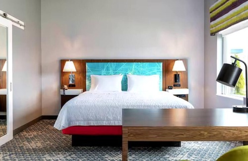 Gypsum Hotel | Hampton Inn & Suites by Hilton Port Clinton Catawba Island