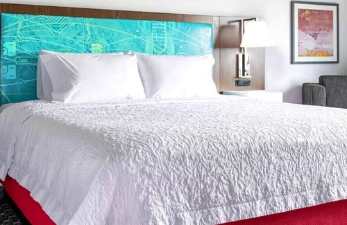 Gypsum Hotel | Hampton Inn & Suites by Hilton Port Clinton Catawba Island