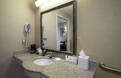 Downtown Prescott Valley Hotel | Explore Hampton Inn & Suites Prescott Valley with Pool Access
