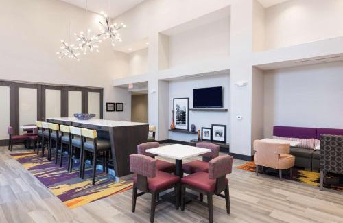 West Lafayette Hotel | Explore Hampton Inn & Suites West Lafayette with Pool Access