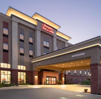 Watsonville Hotel | Discover Hampton Inn & Suites Watsonville: Family-Friendly Stay