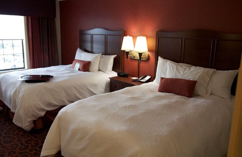 Watertown Hotel | Relaxing Retreat at Hampton Inn & Suites Watertown