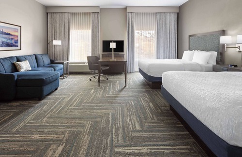 Wells Hotel | Discover Hampton Inn & Suites Wells-Ogunquit: Oceanfront Bliss