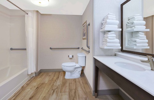 Wells Hotel | Discover Hampton Inn & Suites Wells-Ogunquit: Oceanfront Bliss
