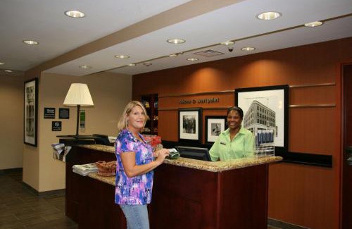 West Point Hotel | Comfortable Stay at Hampton Inn & Suites West Point with Pool
