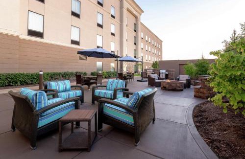 Triadelphia Hotel | Pet-Friendly Haven at Hampton Inn & Suites Wheeling