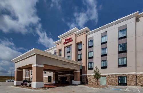 Wichita Hotel | Explore Comfort at Hampton Inn & Suites-Wichita Airport