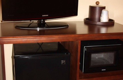 Wiggins Hotel | Top-Rated Hampton Inn & Suites Wiggins with Pool & Kitchen