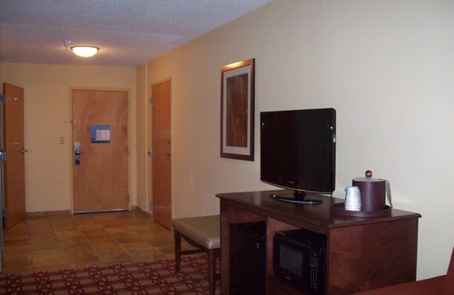 Wiggins Hotel | Top-Rated Hampton Inn & Suites Wiggins with Pool & Kitchen