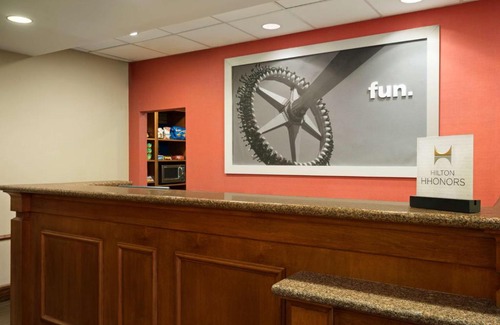 Williamsburg Hotel | Pet-Friendly Hampton Inn & Suites Williamsburg-Central Stay