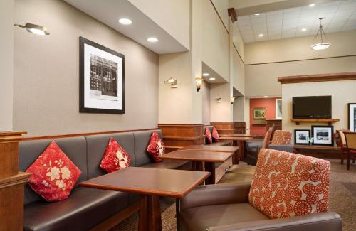 Williamsburg Hotel | Pet-Friendly Hampton Inn & Suites Williamsburg-Central Stay