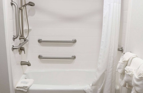 Sumter Hotel | Discover Comfort at Hampton Inn Sumter with Pool & Breakfast