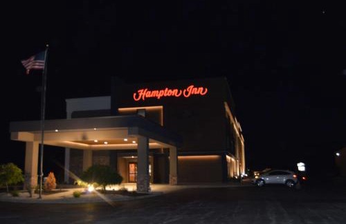 Tiffin Hotel | Discover Hampton Inn Tiffin: Family-Friendly & Pool Access