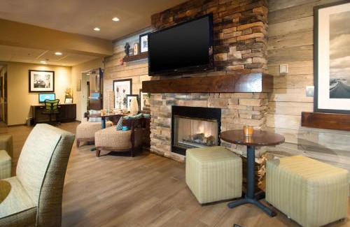 Tiffin Hotel | Discover Hampton Inn Tiffin: Family-Friendly & Pool Access