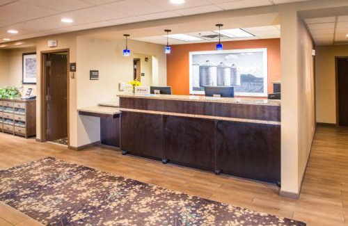 Tiffin Hotel | Discover Hampton Inn Tiffin: Family-Friendly & Pool Access