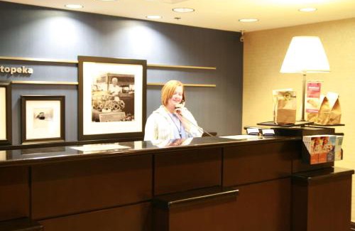Topeka Hotel | Discover Pet-Friendly Comfort at Hampton Inn Topeka