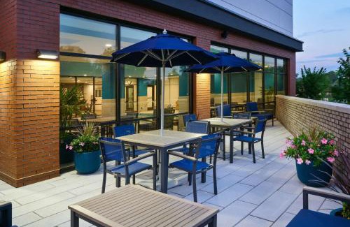 Towson Hotel | Discover Hampton Inn Towson Downtown with Family-Friendly Amenities
