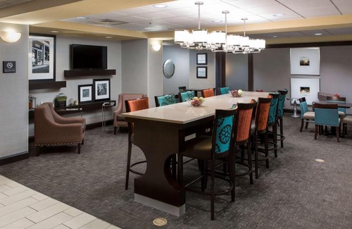 Troy Hotel | Discover Hampton Inn Troy: Family-Friendly with Pool Access