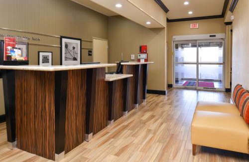 Van Horn Hotel | Pet-Friendly Stay at Hampton Inn Van Horn with Pool & Hot Tub