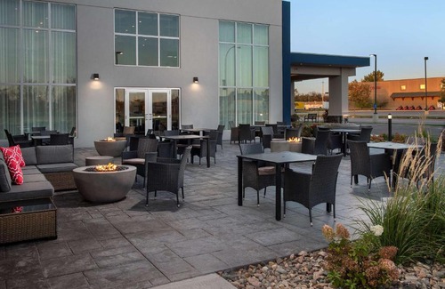 Warroad Hotel | Pet-Friendly Hampton Inn Warroad: Guest Rated 9.3/10!