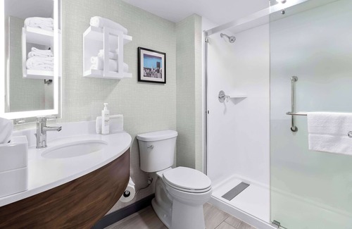 Washington Hotel | Discover Comfort at Hampton Inn Washington with Pool & Dining