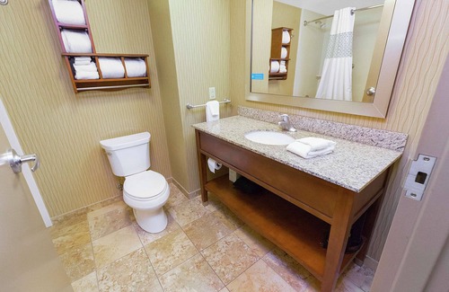 Waynesburg Hotel | Comfortable Stay at Hampton Inn Waynesburg with Pool & Dining