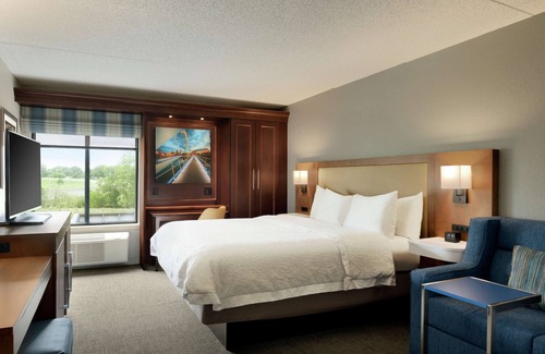 West Des Moines Hotel | Discover Hampton Inn West Des Moines with Pool and Spa