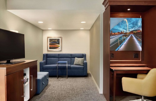 West Des Moines Hotel | Discover Hampton Inn West Des Moines with Pool and Spa