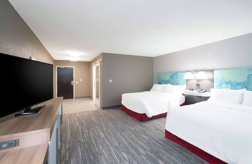 Weston Hotel | Discover Hampton Inn Weston: Family-Friendly with Pool & Dining