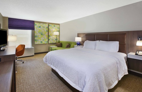 White River Junction Hotel | Eco-Friendly Hampton Inn White River Junction with Pool Access